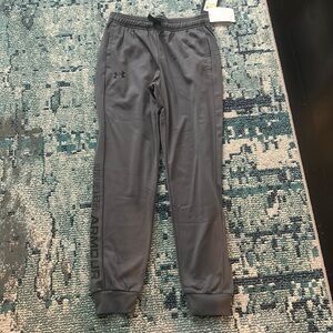 NWT Under Armor Brawler joggers Yourh Medium